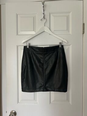 Reitmans Black Faux Leather Mini Skirt